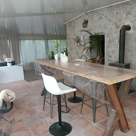 Villa En Pierre -